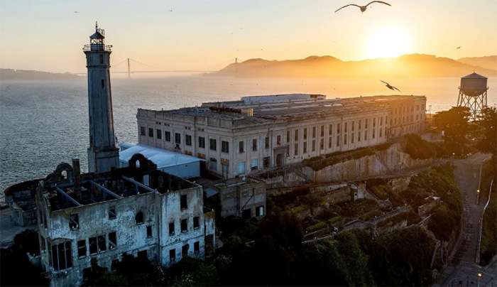 Αλκατράζ: Η ιστορία της πιο εμβληματικής φυλακής των ΗΠΑ που θέλει να ανοίξει ξανά ο Τραμπ