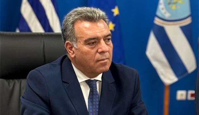 «Το θέμα των καθυστερήσεων στους ελέγχους εισόδου στη χώρα για πολίτες εκτός Σένγκεν σε αεροδρόμια και συνοριακούς σταθμούς αναδεικνύει ο Μάνος Κόνσολας, καταθέτοντας και τρεις εναλλακτικές προτάσεις για να εξομαλυνθεί η κατάσταση»