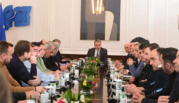 Αυστηρό μήνυμα Μητσοτάκη στην "κομματική μειοψηφία" των μπλόκων για αποκλιμάκωση: Ρεύμα, πετρέλαιο και ενισχύσεις στο τελικό πακέτο των αγροτών - Τι περιμένουμε από τις νέες συσκέψεις με Χατζηδάκη και Τσιάρα