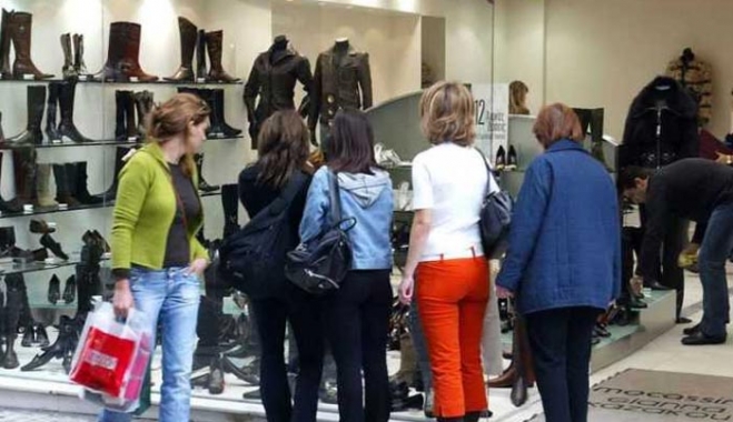 Παπαδημητρίου: Περίπου 30 Κυριακές το χρόνο θα ανοίγουν τα καταστήματα
