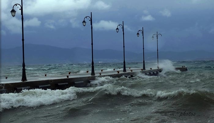 Έκτακτο δελτίο καιρού! Έρχονται καταιγίδες και πτώση της θερμοκρασίας 10 βαθμούς