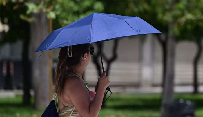 Καιρός σήμερα: Μεμονωμένες καταιγίδες στη βόρεια Ελλάδα – Στους 35 βαθμούς η θερμοκρασία