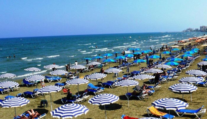 Σε «αναμμένα κάρβουνα» κάθονται επιχειρηματίες και ομπρελάδες