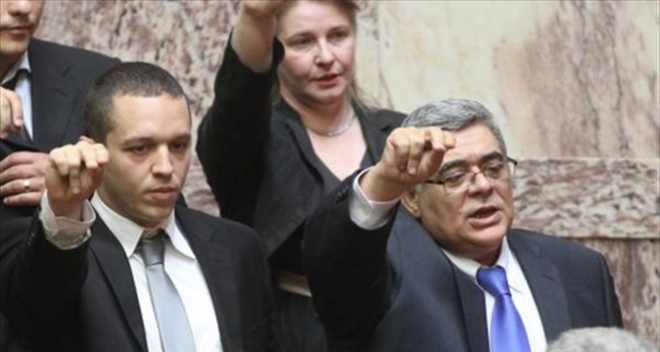 Βγήκαν τα μαχαίρια στην Χ.Α.