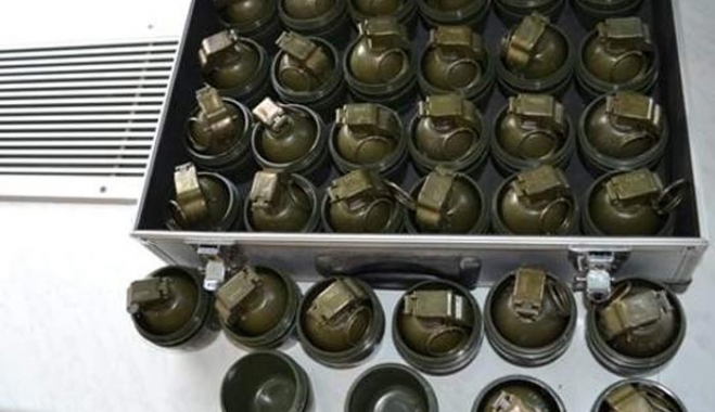 Ηράκλειο: 37χρονος είχε ολόκληρο οπλοστάσιο -6.687 φυσίγγια, 41 χειροβομβίδες, περίστροφα, εκρηκτικά [εικόνες]