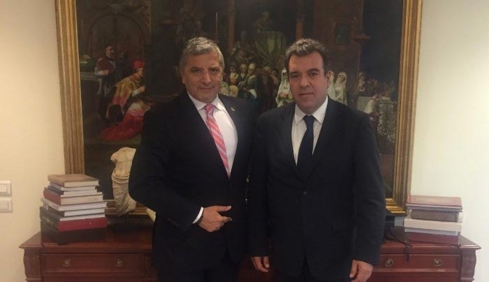 Η νησιωτικότητα και ο τουρισμός υγείας στην ατζέντα της συνάντησης Κόνσολα - Πατούλη