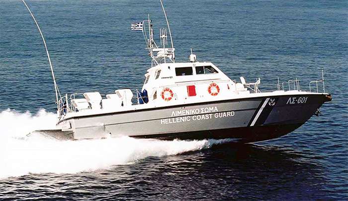 Εντοπισμός Ι/Φ σκάφους με 53 άτομα στη Λέρο και σύλληψη των διακινητών τους