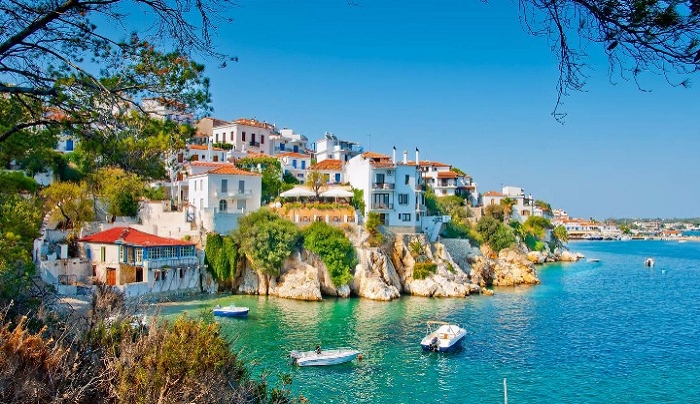 Σχέδιο για μονιμοποίηση των χαμηλών συντελεστών ΦΠΑ στον τουρισμό