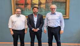Ο Δήμαρχος Χάλκης κ. Φραγκάκης Ευάγγελος συναντήθηκε με τον Υπουργό Ναυτιλίας και Νησιωτικής Πολιτικής κ. Χρήστο Στυλιανιδη και με τον Γενικο Γραμματέα Λιμένων και Λιμενικής Πολιτικής κ. Ευάγγελο Κυριαζοπουλο.