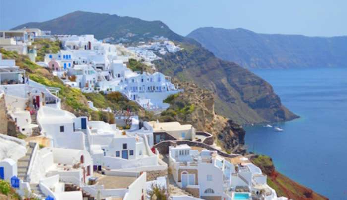 Ελληνικός τουρισμός 2025: Με 28,2 εκατ. αεροπορικές θέσεις ανοίγει η θερινή σεζόν