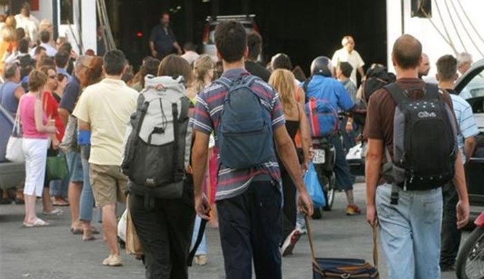 "Απαγορευτικό" για τους Έλληνες στα νησιά: Απρόσιτα, πλέον, για διακοπές!