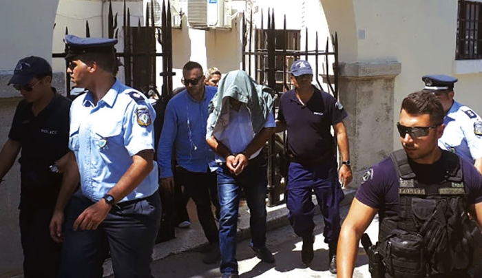 Προσωρινά κρατούμενοι οι γονείς – τέρατα της Λέρου