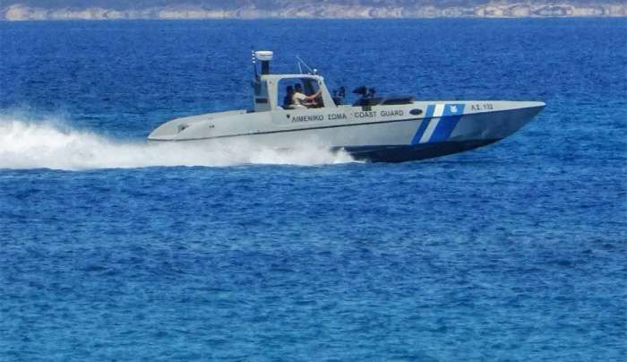 Ρεσάλτο του Λιμενικού σε ύποπτο σκάφος στη Σάμο - Βίντεο από την καταδίωξη διακινητών