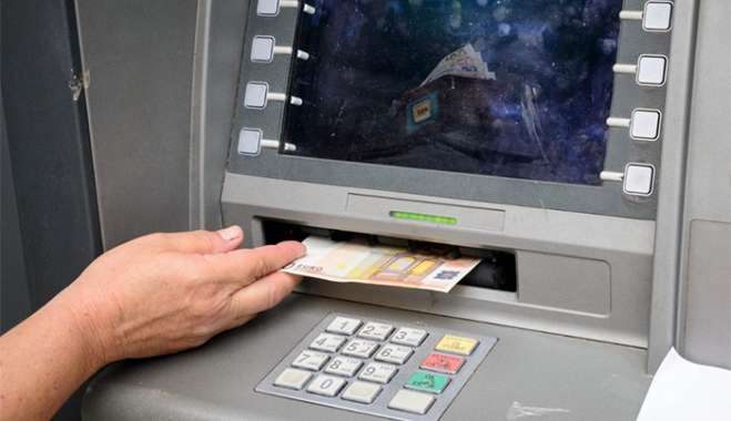 Τέλος σταδιακά οι κάρτες στα ATM: Πώς θα βγάζουμε λεφτά