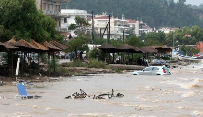 Πέμπτος νεκρός από την κακοκαιρία - Ενας 30χρονος στο Ξυλόκαστρο (βίντεο)