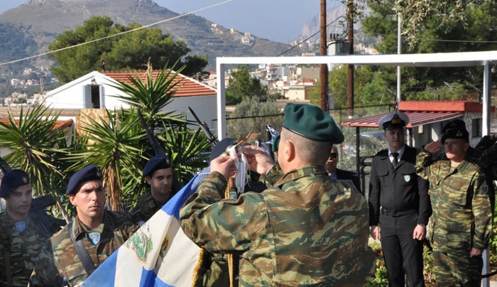 Απονομή του Απολεσθέντος Μεταλλίου Ταξιάρχη Αριστείου Ανδρείας στην Πολεμική Σημαία του 5/42 ΣΕ