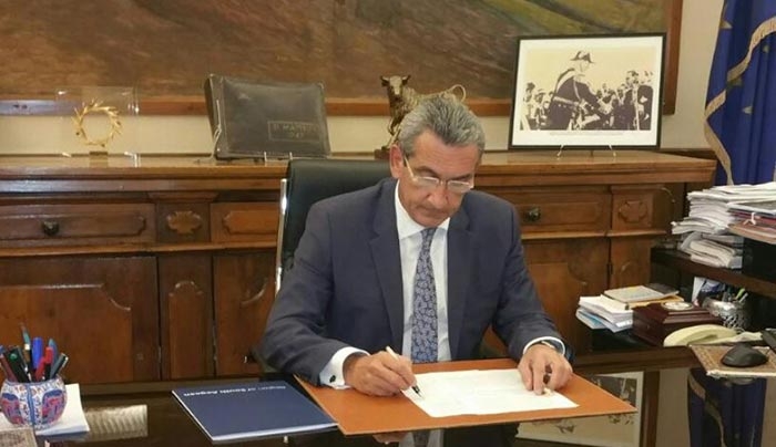Η Περιφέρεια εξοπλίζει ψηφιακά 104 σχολεία σε μικρά νησιά του Νοτίου Αιγαίου