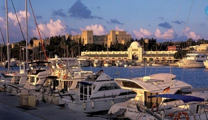 Τουρκική εφημερίδα διαμαρτύρεται για τις ελληνικές ένοπλες δυνάμεις στη Ρόδο