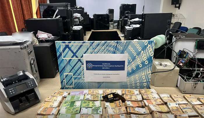 Δ.Α.Ο.Ε. : Εξαρθρώθηκαν -2- εγκληματικές οργανώσεις, τα μέλη των οποίων παρέμβαιναν στις αντλίες καυσίμων και στο σύστημα παρακολούθησης εισροών – εκροών πρατηρίων υγρών καυσίμων, με σκοπό την εξαπάτηση των καταναλωτών