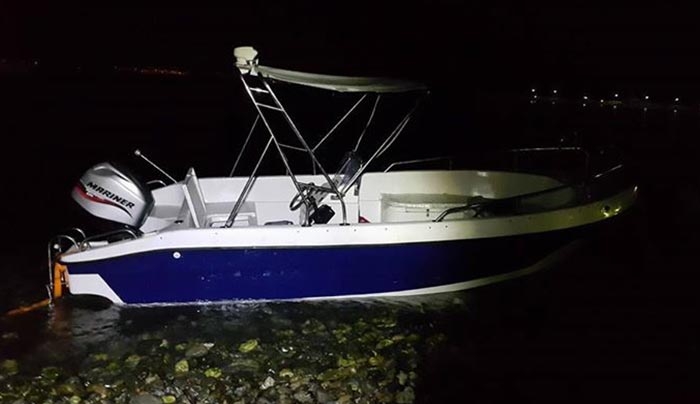 Εντοπίστηκε ακυβέρνητο σκάφος με 11 ενήλικες επιβαίνοντες και ένα μωρό από την Ελληνική Ομάδα Διάσωσης