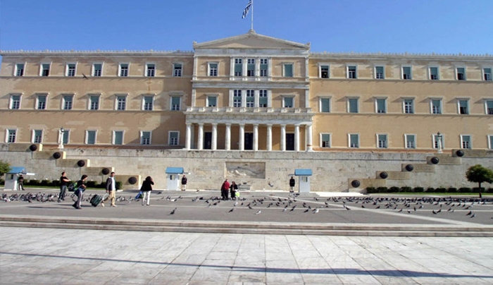 Φάντασμα επαναληπτικών εκλογών πάνω από τη χώρα