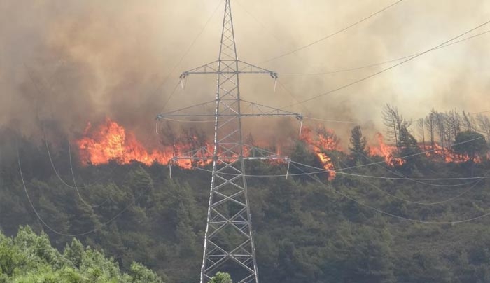 Συνεχίζονται οι αναζωπυρώσεις στη Ρόδο - ΒΙΝΤΕΟ