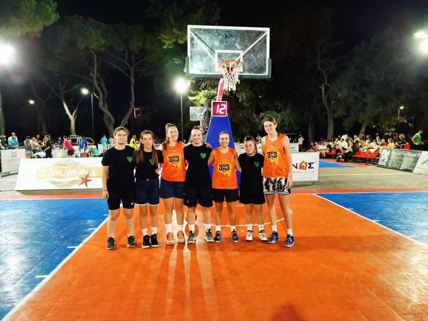 Με μεγάλη επιτυχία και με την παρουσία αρκετού κόσμου ξεκίνησε το απόγευμα της Τετάρτης το 6ο Kos 3Χ3 Basketball Festival που διοργανώνει η ομάδα του Φοίβου στην πλατεία Ανταγόρα της Κω