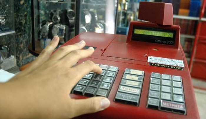 Εφοριακοί: Δεν είναι κακό να «πέφτει σύρμα» και να δουλεύουν οι ταμειακές