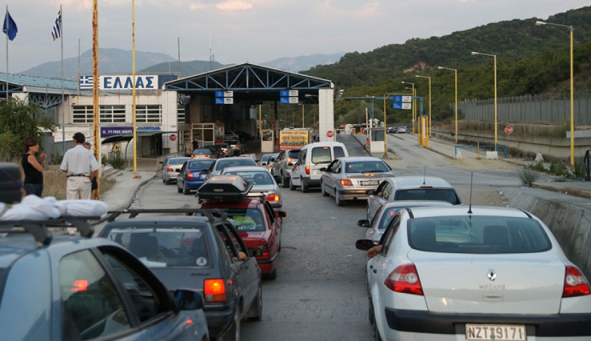 Κορωνοϊός: Λουκέτο σε 8 συνοριακά περάσματα για να αποτραπούν οι επισκέψεις Ελλήνων σε επιβαρυμένες χώρες