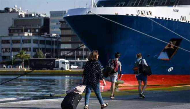 Εκπτώσεις σε ακτοπλοϊκά και αεροπορικά εισιτήρια για τη μετάβαση αναπληρωτών εκπαιδευτικών την περίοδο του Πάσχα