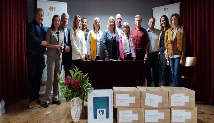 Λέσχη Lions Κω «Ο Ιπποκράτης»: Παράδοση 35 απινιδωτών αξίας 42.000€, στη Σχολική Επιτροπή του Δήμου Κω από Ίδρυμα Μήτση