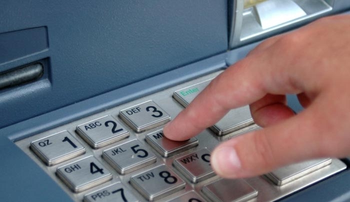 Η τρόικα ζητά χαλάρωση των capital controls – Ποιο θα είναι το νέο όριο ανάληψης
