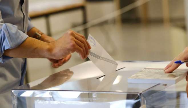Δημοσκοπήσεις: Αντέχει η ΝΔ στην άνοδο της ΕΛ.Α.Σ- Υποχώρηση ΠΑΣΟΚ, καθοδικη τροχιά για Καρυστιανού
