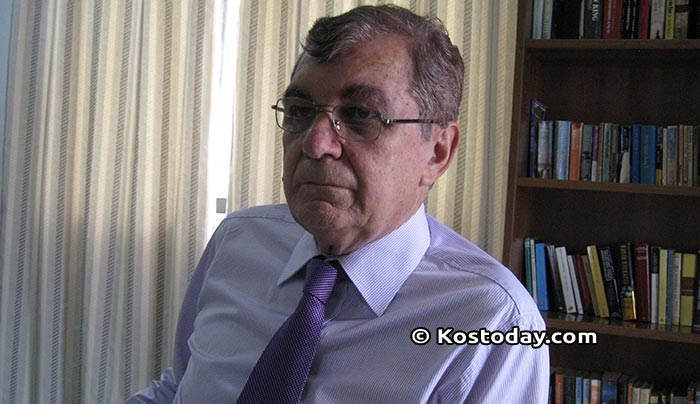 Ο πρωθυπουργός εφαρμόζει τακτική Ναστραντίν Χότζα για τα προβλήματα του Αιγαίου