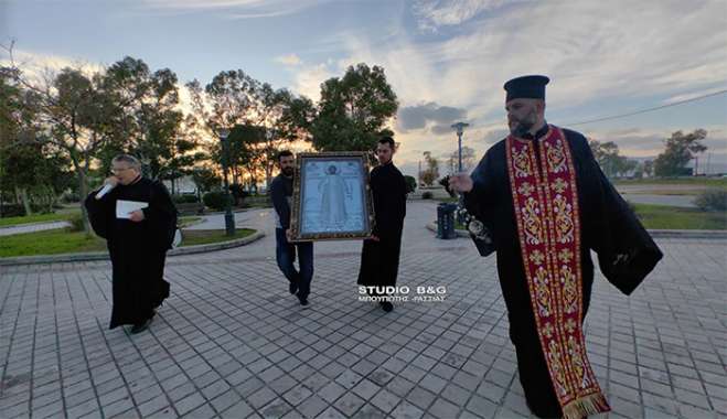 Με τη μεταφορά της Εικόνας του Αγίου Αναστασίου ξεκίνησαν οι εορτασμοί για τον Πολιούχο του Ναυπλίου