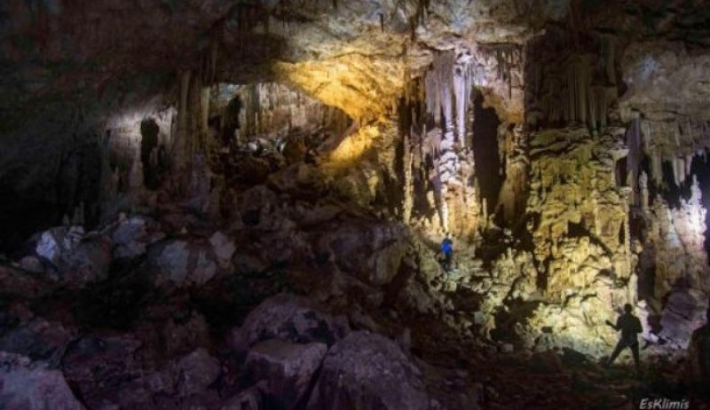 Η «Σέρπα» του 1ου ΓΕΛ αναδεικνύει με μοναδικό τρόπο το σπήλαιο στα Σκάλια Καλύμνου (βίντεο)