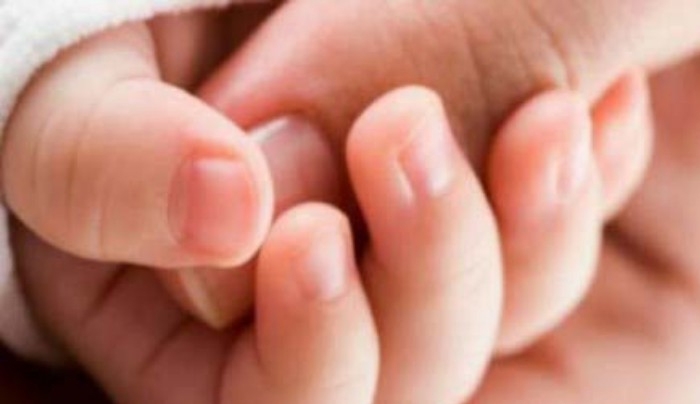 Μωράκι δύο ημερών σώθηκε από αστραπιαία αεροδιακομιδή του στρατού