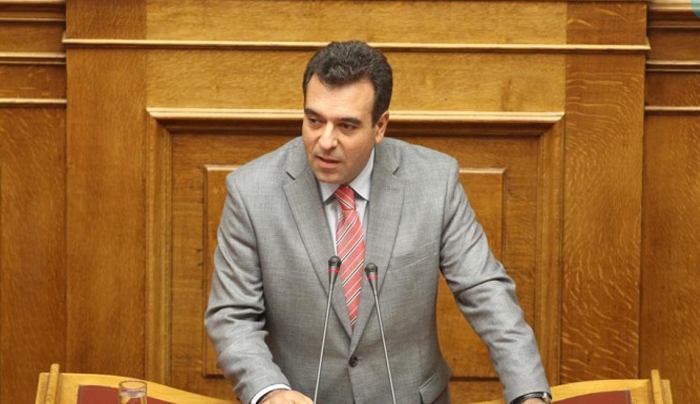 Την άμεση κάλυψη των κενών θέσεων εκπαιδευτικών παράλληλης στήριξης ζητεί ο Μ. Κόνσολας