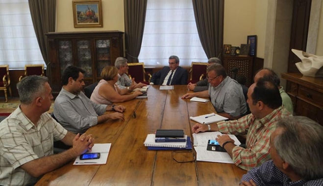 Συνάντηση εργασίας του Περιφερειάρχη Γιώργου Χατζημάρκου  με τον Πρόεδρο του ΕΚΑΒ