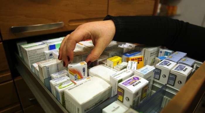 "Κόφτης" στα 3 ευρώ στη συμμετοχή ασθενών στα γενόσημα φάρμακα