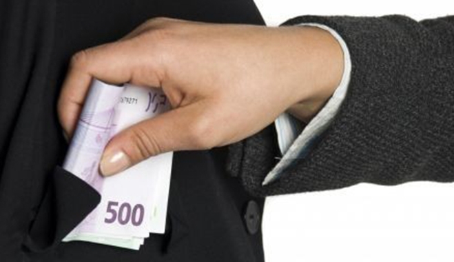 Κατηγορείται για υπεξαίρεση Αθηναίος που πουλούσε έπιπλα στην Κω