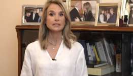 Αποσύρει η Μιλένα Αποστολάκη την υποψηφιότητά της για την προεδρία του ΠΑΣΟΚ