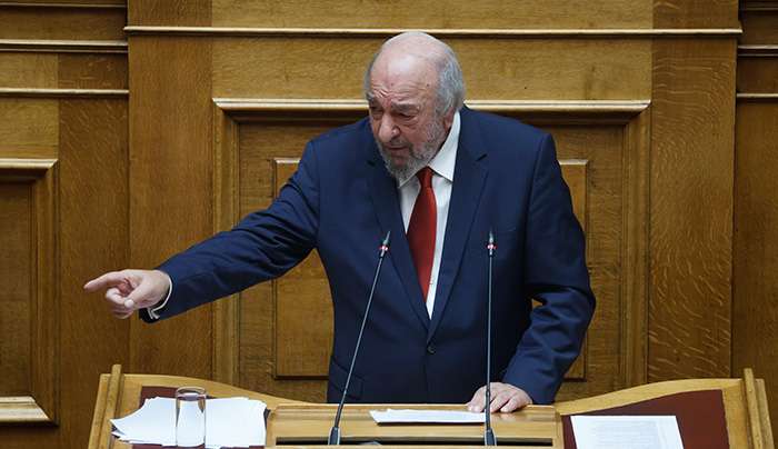 Νικητιάδης καλεί στη Βουλή Παναγιωτόπουλο για κέντρο μεταναστών στη Ρόδο