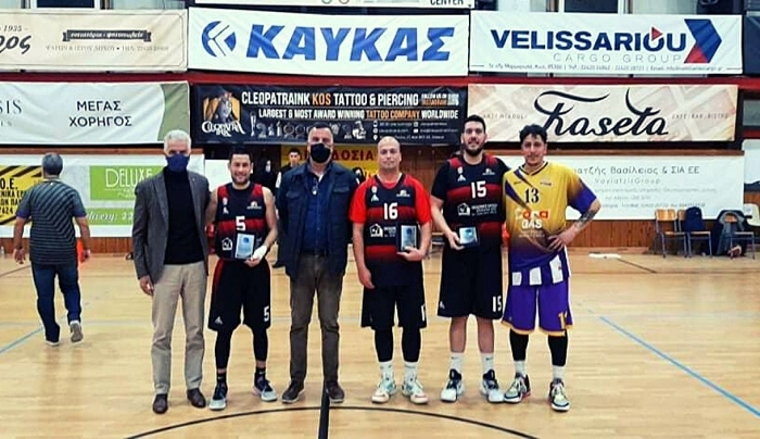 Τίμησε τους «πρώην» ο Φοίβος