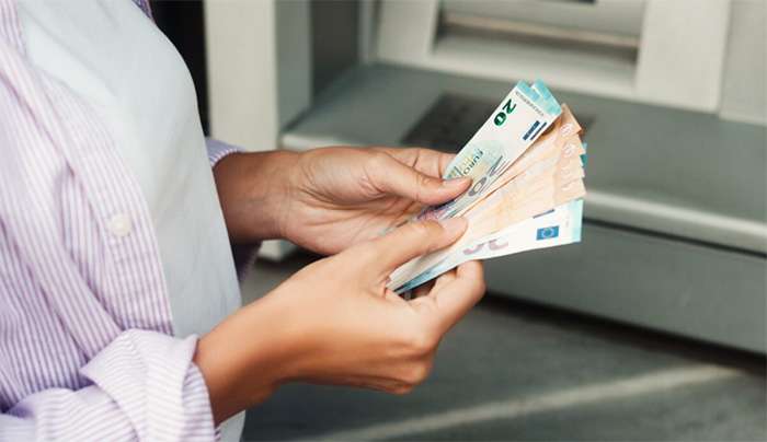 Οι νέες ασφαλιστικές εισφορές σε ελεύθερους επαγγελματίες και αγρότες (Πίνακας)