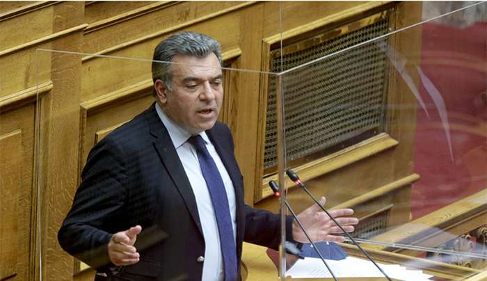 ΜΑΝΟΣ ΚΟΝΣΟΛΑΣ: «Προτεραιότητα η δημόσια υγεία»