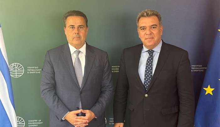 «Ο Μάνος Κόνσολας παρέδωσε νομοσχέδιο για την αντιμετώπιση της διάβρωσης των ακτών σε τρεις Υπουργούς»