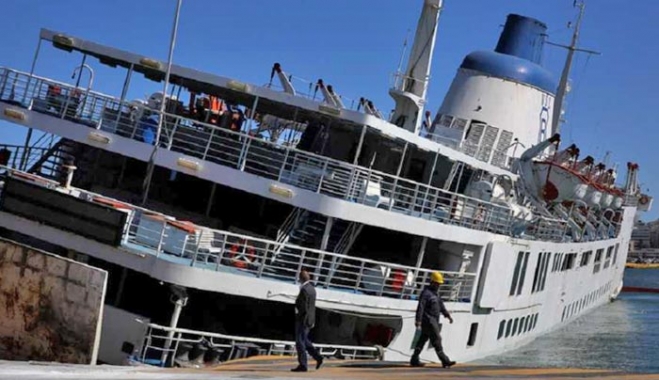 Άγονος ο διαγωνισμός για την απομάκρυνση του «Παναγία Τήνου»