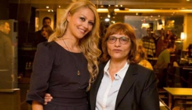 Οι γυναίκες της ΕΛΑΣ που ξεχώρισαν το 2015: Η «στρατηγός» με παράσημα ανθρωπιάς που πέρασε και από Κω και η αστυνομικός-παραμυθού