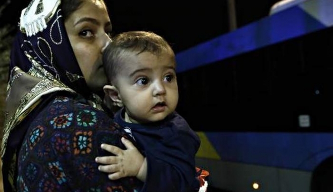 Ερχεται η ηλεκτρονική ταυτότητα για τους μετανάστες χωρίς μαντίλα και χιτζάμπ